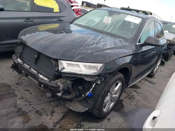 WA1BNAFY0K2028315 2019 AUDI Q5 - Image 2