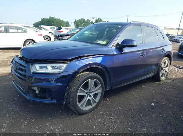WA1BNAFY0K2037077 2019 AUDI Q5 - Image 2