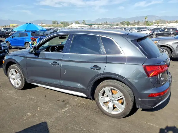 WA1BNAFY0K2045485 2019 AUDI Q5 - Image 2