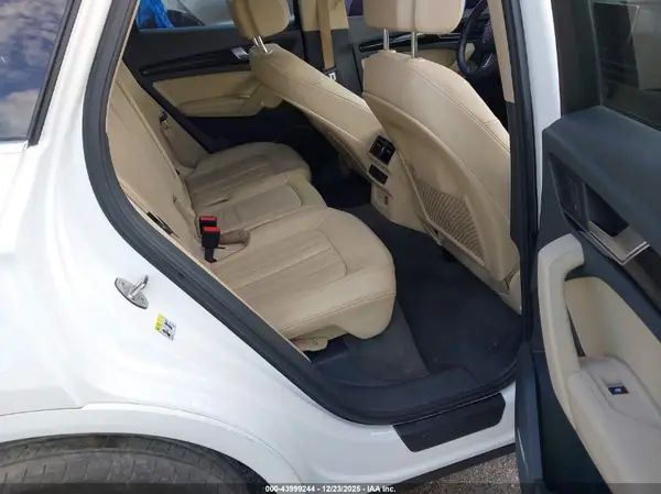 WA1BNAFY0K2048306 2019 AUDI Q5 - Image 8