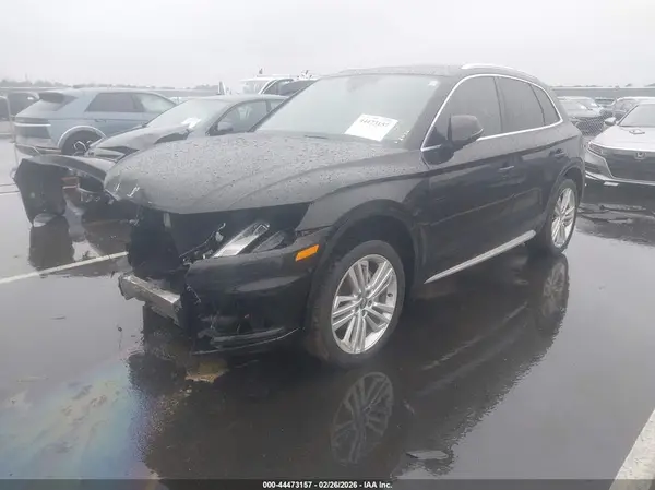 WA1BNAFY0K2048743 2019 AUDI Q5 - Image 2