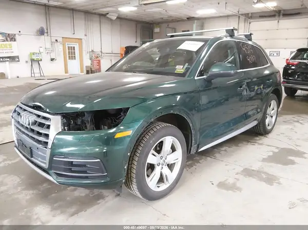 WA1BNAFY0K2057426 2019 AUDI Q5 - Image 2