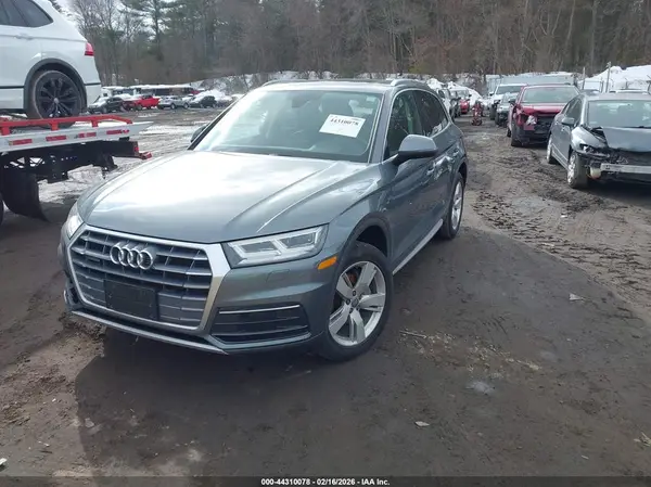 WA1BNAFY0K2059578 2019 AUDI Q5 - Image 2