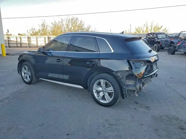 WA1BNAFY0K2059838 2019 AUDI Q5 - Image 2