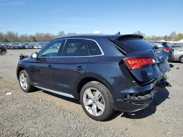 WA1BNAFY0K2060682 2019 AUDI Q5 - Image 2
