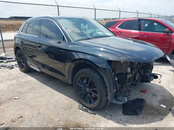 WA1BNAFY0K2063954 2019 AUDI Q5 - Image 1