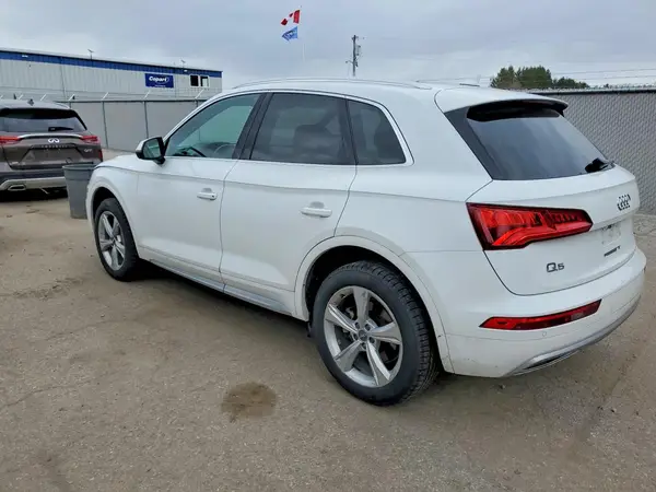 WA1BNAFY0K2068197 2019 AUDI Q5 - Image 2