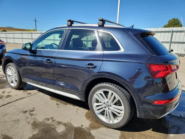 WA1BNAFY0K2069608 2019 AUDI Q5 - Image 2