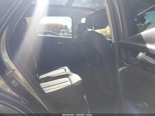 WA1BNAFY0K2076901 2019 AUDI Q5 - Image 8