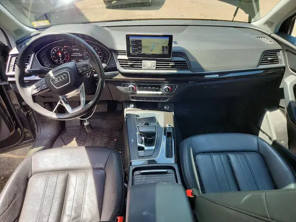WA1BNAFY0K2083640 2019 AUDI Q5 - Image 8