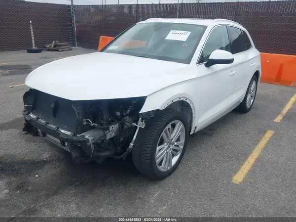 WA1BNAFY0K2087767 2019 AUDI Q5 - Image 2