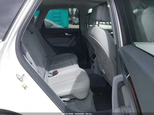 WA1BNAFY0K2093696 2019 AUDI Q5 - Image 8