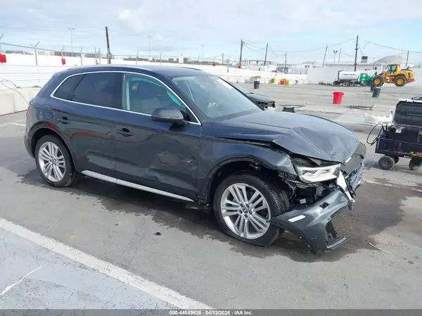 WA1BNAFY0K2094847 2019 AUDI Q5 - Image 1