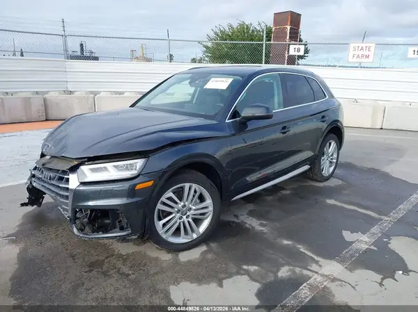 WA1BNAFY0K2094847 2019 AUDI Q5 - Image 2