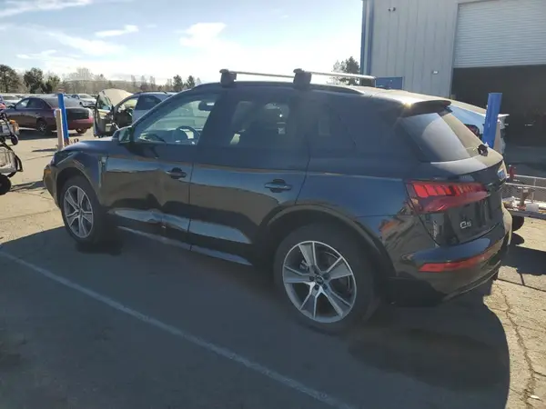 WA1BNAFY0K2098963 2019 AUDI Q5 - Image 2