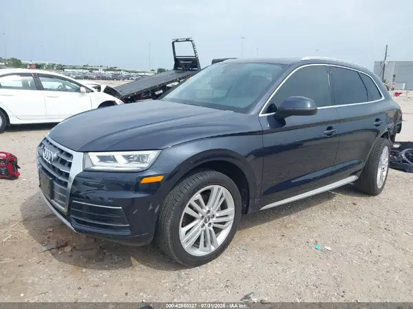 WA1BNAFY0K2100226 2019 AUDI Q5 - Image 2