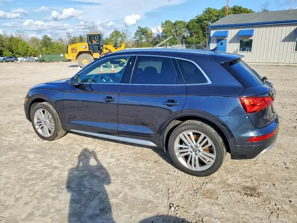WA1BNAFY0K2100582 2019 AUDI Q5 - Image 2