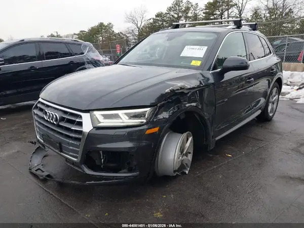 WA1BNAFY0K2104969 2019 AUDI Q5 - Image 2