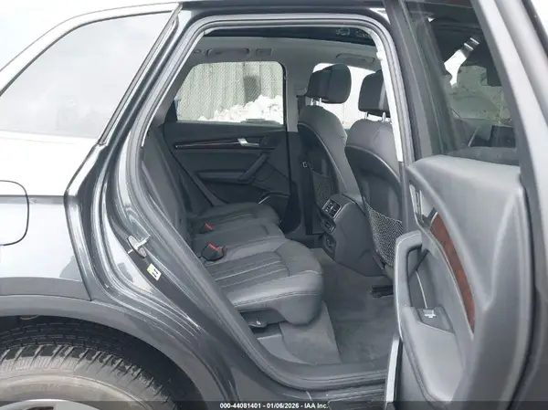 WA1BNAFY0K2104969 2019 AUDI Q5 - Image 8