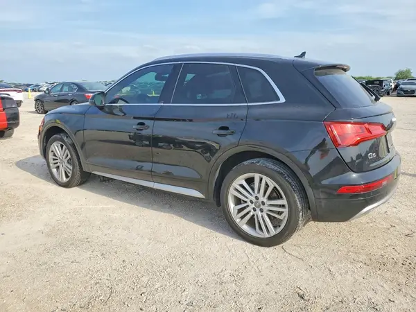 WA1BNAFY0K2111971 2019 AUDI Q5 - Image 2