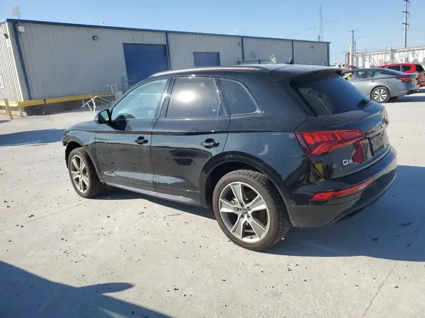 WA1BNAFY0K2115275 2019 AUDI Q5 - Image 2