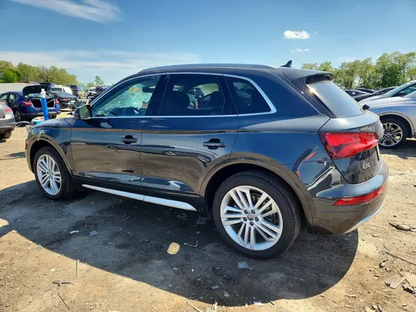 WA1BNAFY0K2118449 2019 AUDI Q5 - Image 2