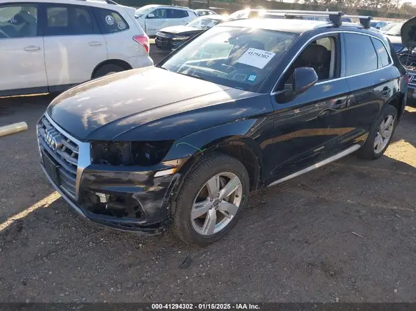 WA1BNAFY0K2121965 2019 AUDI Q5 - Image 2