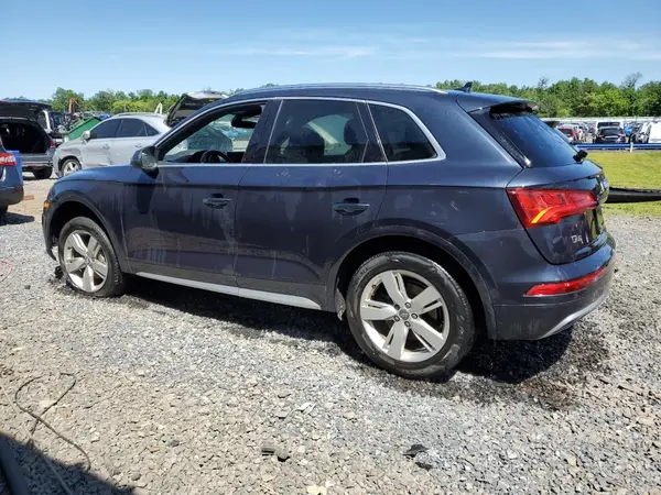 WA1BNAFY0K2127376 2019 AUDI Q5 - Image 2