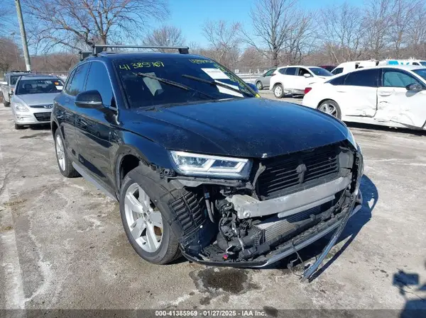 WA1BNAFY0K2135140 2019 AUDI Q5 - Image 1