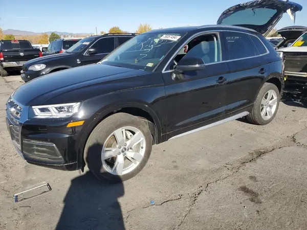 WA1BNAFY0K2140323 2019 AUDI Q5 - Image 1