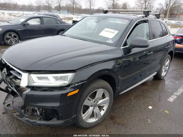 WA1BNAFY0K2144582 2019 AUDI Q5 - Image 2