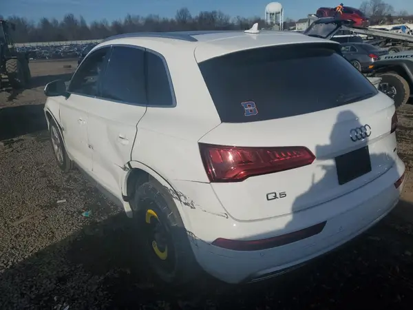 WA1BNAFY0K2144730 2019 AUDI Q5 - Image 2