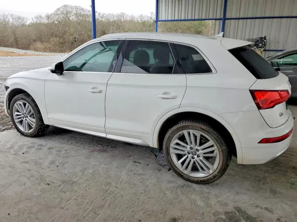 WA1BNAFY0L2027960 2020 AUDI Q5 - Image 2