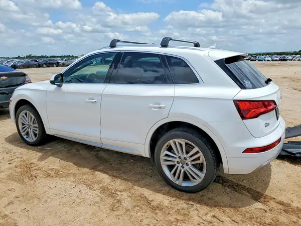 WA1BNAFY0L2029952 2020 AUDI Q5 - Image 2