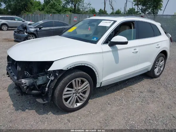 WA1BNAFY0L2032723 2020 AUDI Q5 - Image 2