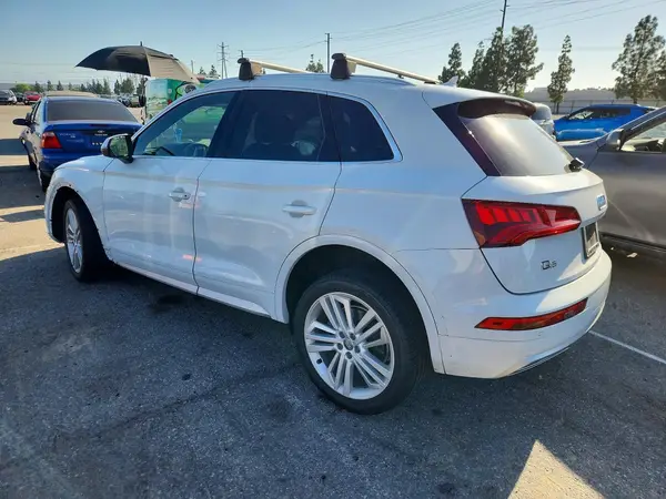 WA1BNAFY0L2037775 2020 AUDI Q5 - Image 2