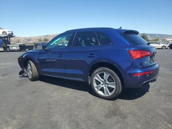 WA1BNAFY0L2062630 2020 AUDI Q5 - Image 2