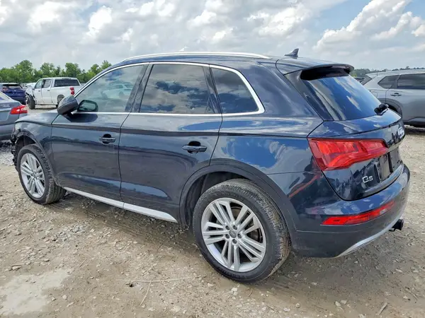 WA1BNAFY0L2073689 2020 AUDI Q5 - Image 2