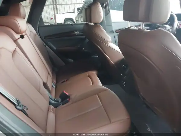 WA1BNAFY0L2105010 2020 AUDI Q5 - Image 8