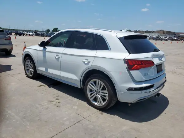 WA1BNAFY0L2106609 2020 AUDI Q5 - Image 2