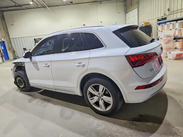 WA1BNAFY1J2037989 2018 AUDI Q5 - Image 2