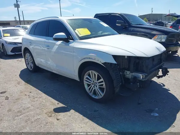 WA1BNAFY1J2050483 2018 AUDI Q5 - Image 1