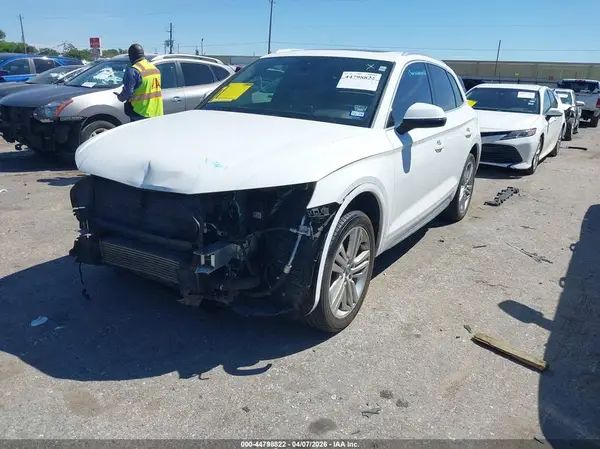 WA1BNAFY1J2050483 2018 AUDI Q5 - Image 2