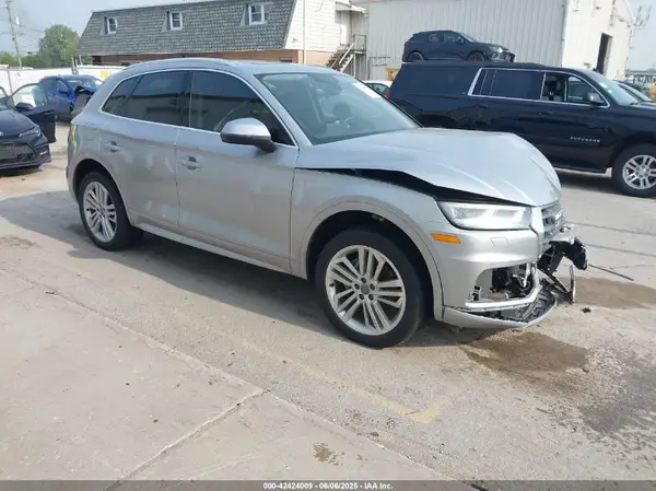 WA1BNAFY1J2106440 2018 AUDI Q5 - Image 1
