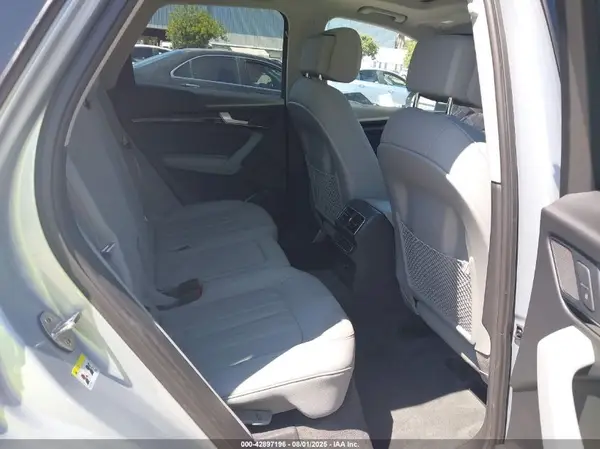 WA1BNAFY1J2201256 2018 AUDI Q5 - Image 8
