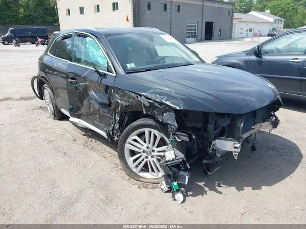 WA1BNAFY1J2241031 2018 AUDI Q5 - Image 1