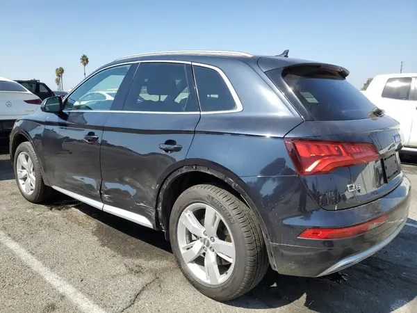 WA1BNAFY1J2243023 2018 AUDI Q5 - Image 2