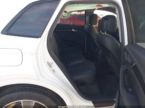 WA1BNAFY1K2025942 2019 AUDI Q5 - Image 8
