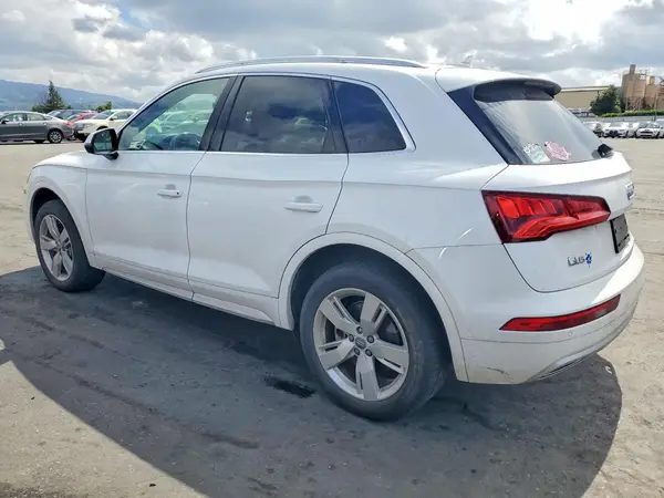 WA1BNAFY1K2041428 2019 AUDI Q5 - Image 2