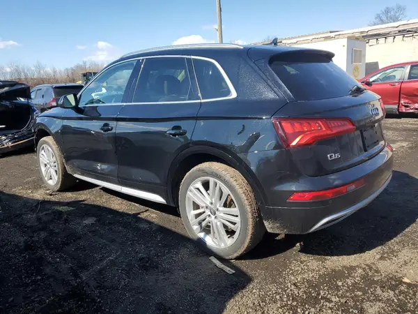WA1BNAFY1K2041512 2019 AUDI Q5 - Image 2